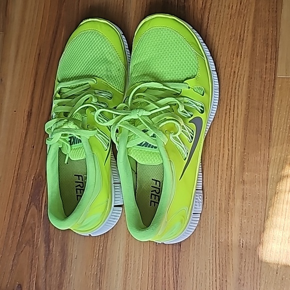 Women's sneakers - Picture 2 of 4